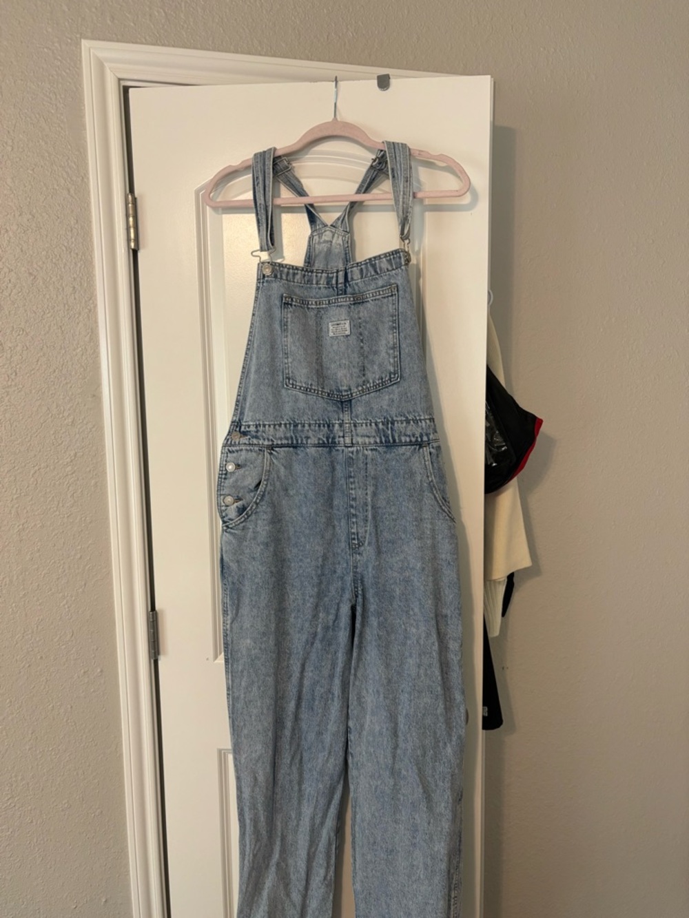 Levi’s Light Wash Denim Overalls - Casual Bib Jumpsuit